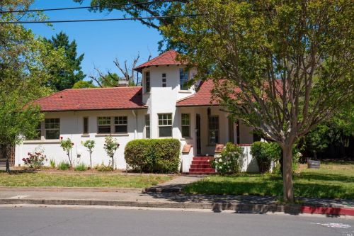 388 Dora St, Ukiah, CA 95482-4254