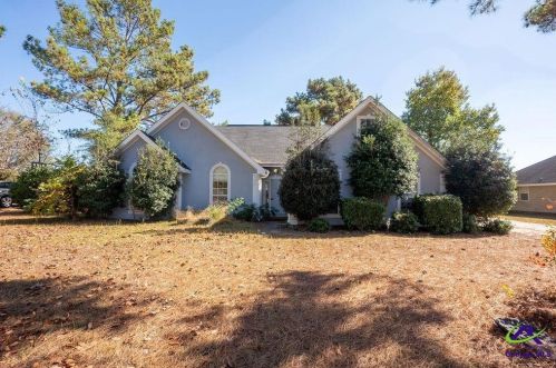105 Loxley Dr, Warner Robins, GA 31088-3011
