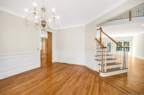5 Christopher Ln, Norwalk CT  06851-3325 exterior
