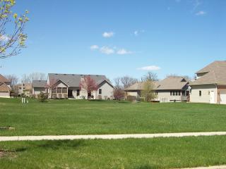 1127 Pinehurst Ct, Antioch, IL 60002-2852
