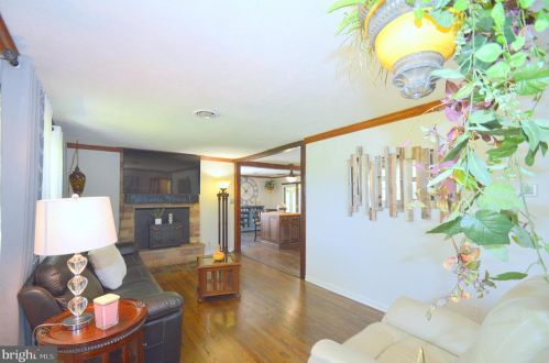 48 Calvin Unger Ln, Berkeley Springs WV 25411-5181 exterior