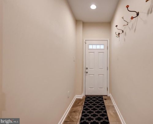 1824 Christian St, Philadelphia, PA 19146-2647