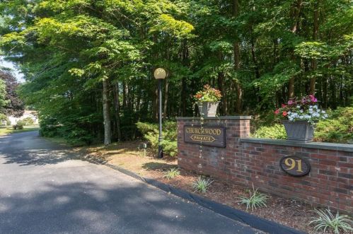 91 Riverview Rd, Niantic CT  06357-1129 exterior