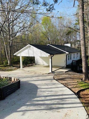 2957 Maverick Trl, Gainesville, GA 30507-7954