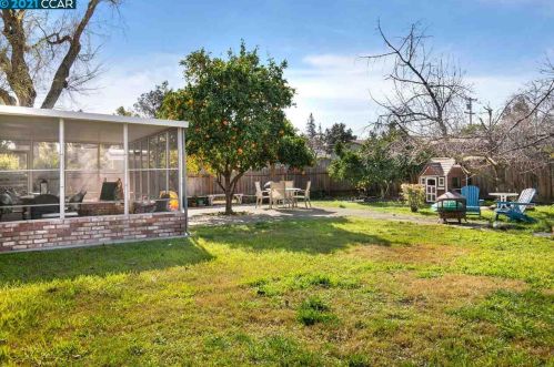 1829 Noemi Dr, Concord CA  94519-1445 exterior