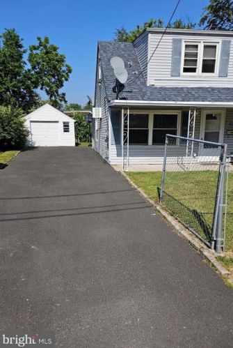 62 Ashley Rd, Edison, NJ 08817-4064