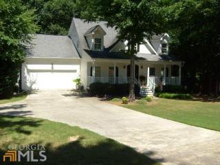233 Walnut Rdg, Hoschton, GA 30548-1880