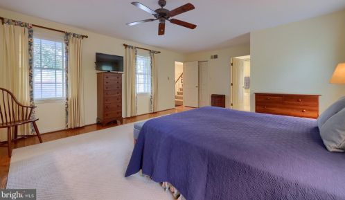 142 Bentley Ln, Lancaster PA  17603-6204 exterior