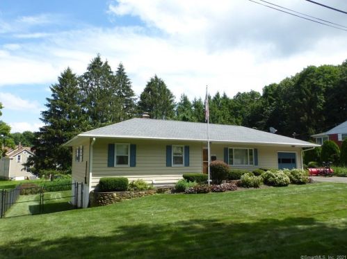 62 Wolff St, Waterbury, CT 06708-1028