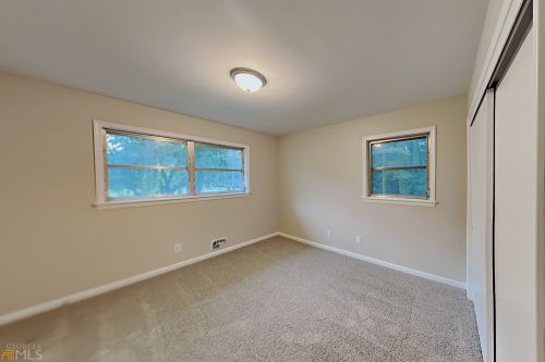 4587 Hopewell Rd, Atlanta GA  30337-5408 exterior