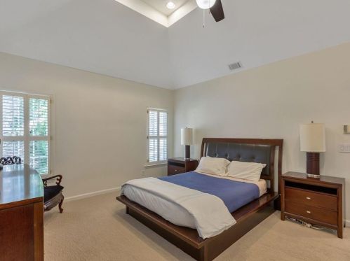 2318 Attaway Walk, Atlanta GA  30319-3386 exterior