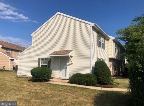 69 Lexton Dr, York, PA 17404-9437