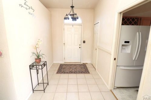250 Mangrum Dr, Pueblo, CO 81007-1871