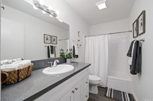 9447 Stirrup St, Riverside CA  92509-4960 exterior