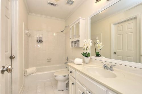 4086 Haverhill Dr, Atlanta GA  30342-3818 exterior
