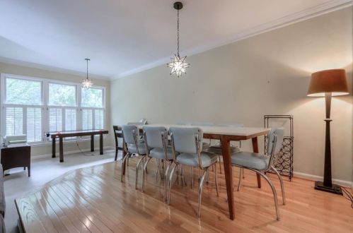 405 Bainbridge Dr, Atlanta GA  30327-4272 exterior