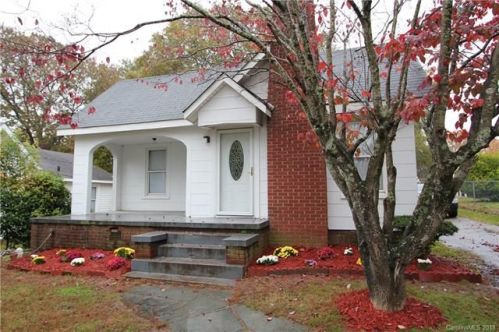 802 Cadillac St, Kannapolis, NC 28083-5018