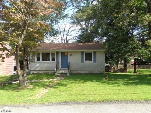 155 Rollins Trl, Hopatcong, NJ 07843-1750