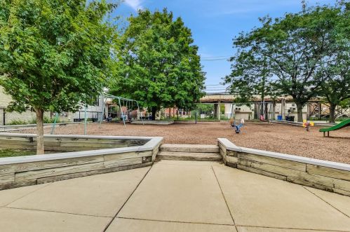 1769 Clybourn Ave, Chicago IL  60614-5519 exterior