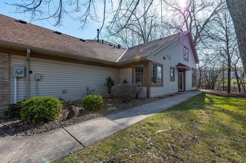 2062 Holloway Ave, Saint Paul MN  55109-3907 exterior
