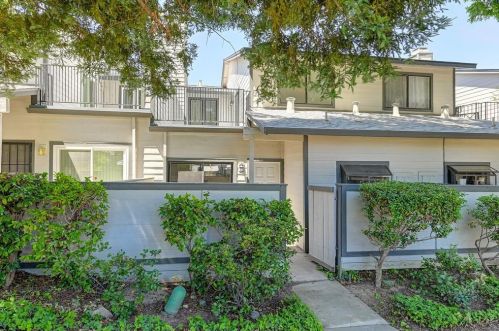 6229 Oak Valley Ln, Citrus Heights, CA 95621-4855