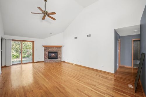1222 Callaway Dr, Joliet, IL 60404-8155
