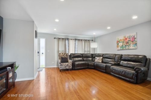 9260 Maryland St, Niles, IL 60714-1338