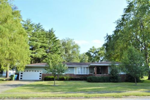 704 Ernestine Ave, Christopher, IL 62822-1016