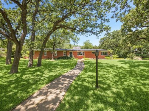 1712 Wilson Rd, Fort Worth, TX 76112-3847