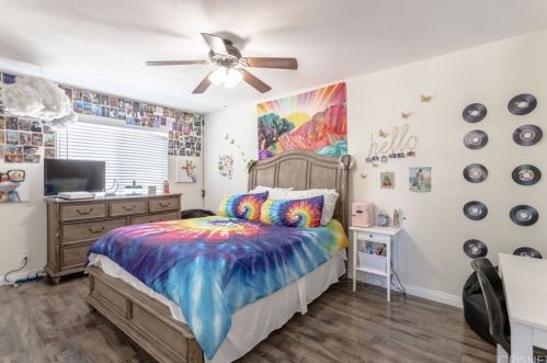 2418 Royal Ave, Simi Valley CA 93065-4759 exterior