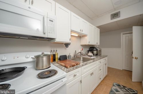 113 Walnut St, Lancaster PA  17602-2451 exterior