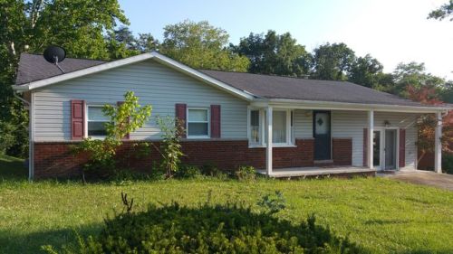 103 Circle Dr, Elkview, WV 25071-9506