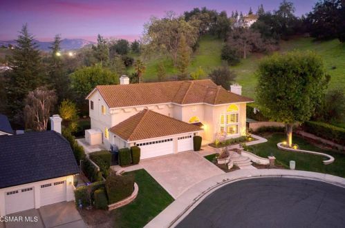 5900 Greenbriar Ct, Calabasas, CA 91301-1672