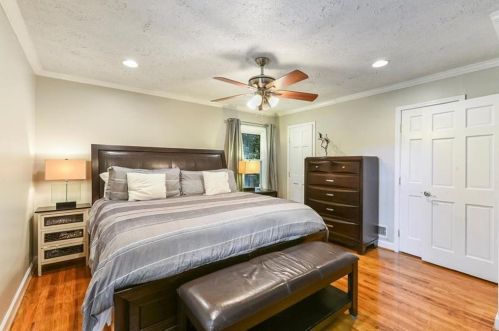2777 Hedgewood Dr, Atlanta GA  30311-1231 exterior