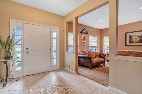 7 Helene St, Old Bridge, NJ 08857-4122