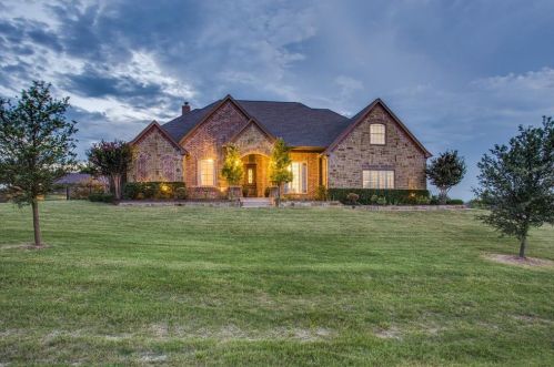 4673 Mustang Creek Ct, Fort Worth TX  76126-5490 exterior