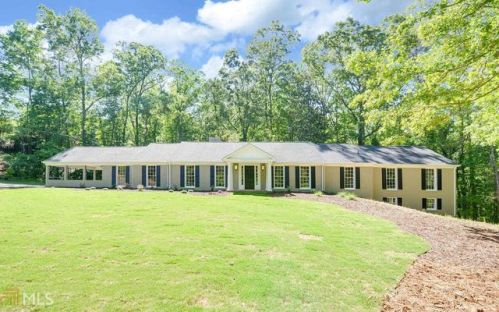 203 Hillendale Dr, Toccoa, GA 30577-3081