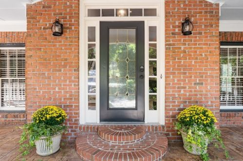 4226 Carmain Dr, Atlanta GA  30342-3504 exterior