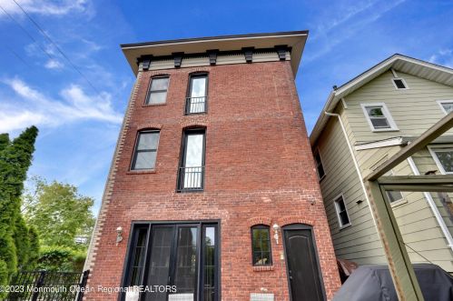 1034 2nd Ave, Tinton Falls NJ  07712-5834 exterior