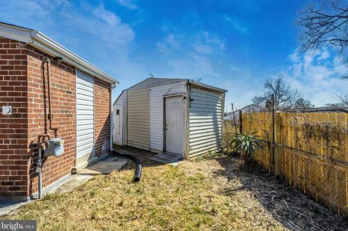 8107 Lockney Ave, Silver Spring MD 20912-7304 exterior