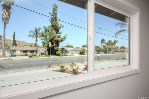 10440 Hole Ave, Riverside CA  92505-1620 exterior