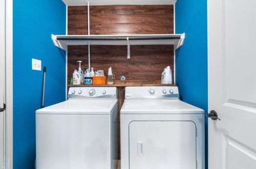 1649 Treeta Trl, Uhland TX 78640 exterior