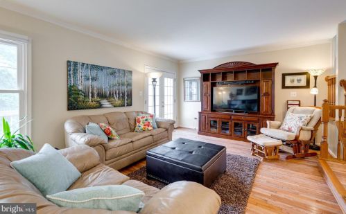 8725 Stone Hill Pl, Springfield VA  22153-1718 exterior