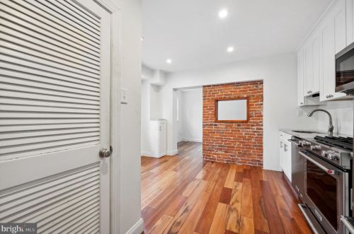 910 Fitzwater St, Philadelphia PA  19147-2736 exterior