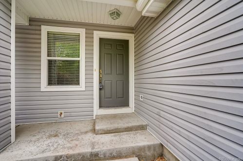7864 Kittredge Cir, Englewood, CO 80112-4643