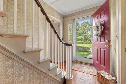 22 Branford Rd, Wallingford, CT 06492-2712