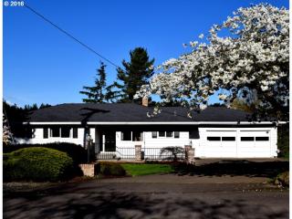 825 Viewmont Dr, Portland, OR 97225-6139