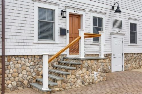71 Rowayton Ave, Norwalk CT  06853-1632 exterior