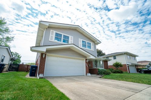 141 Ambleside Rd, Des Plaines, IL 60016-2652