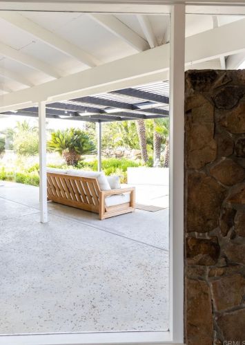 2166 Warmlands Ave, Vista CA  92084-3338 exterior